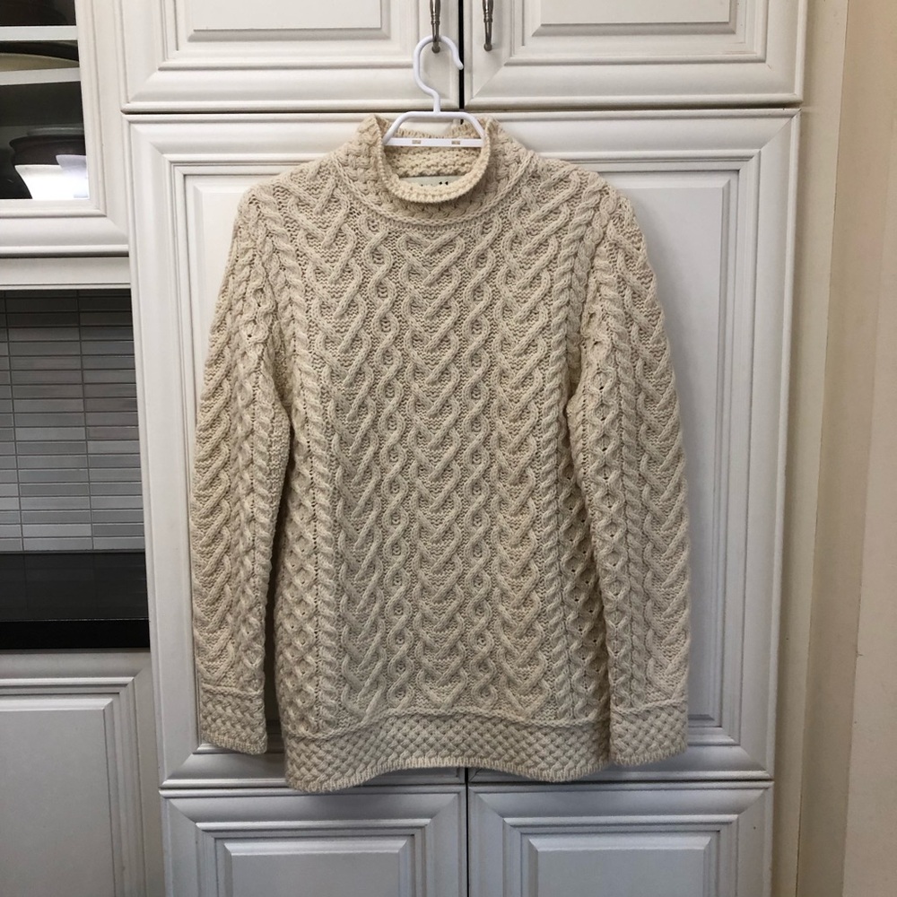 Aran Mor Size S Irish Merino wool cable cottagecore women’s roll neck sweater